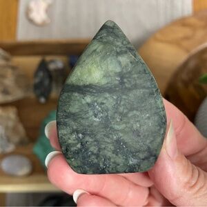 Jade tear drop Elegant Green Stone Accent